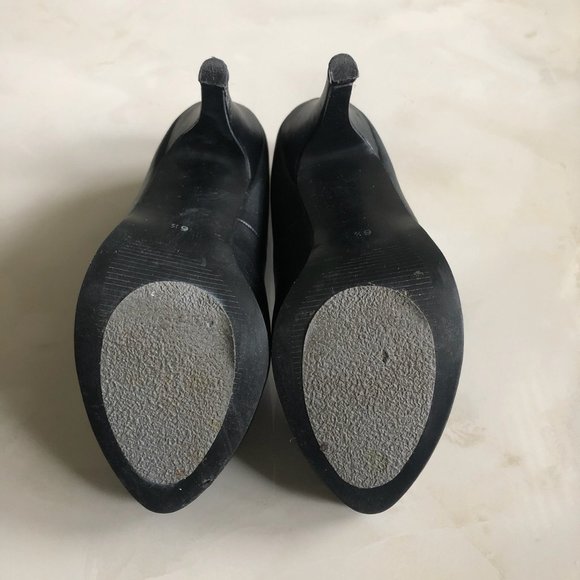 Black Heels - Picture 4 of 4